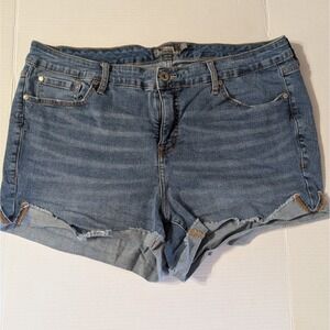 Torrid Women's Denim Shorts Size 20 Short Blue Jean Cuffed Raw Frayed Hem